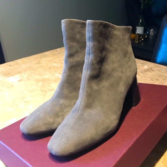 Millie’s suede boots - Picture 14 of 15